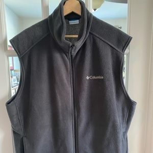 Columbia zipper vest